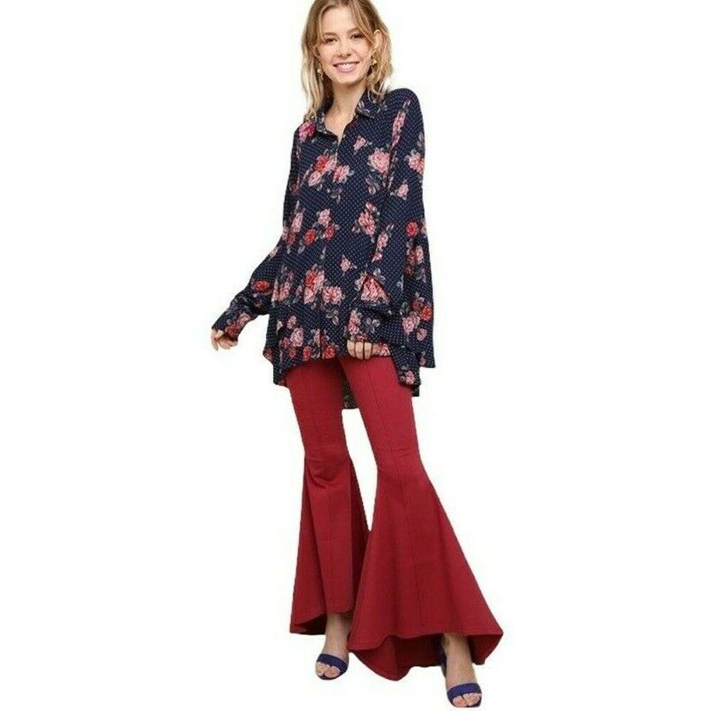 New Umgee Womans SZ Medium Blouse Blue Floral Dot Tunic Top Button Down NWT